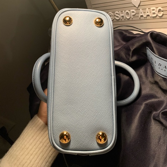 🛑SOLD🛑Prada saffiano mini lux crossbody - Picture 7 of 8
